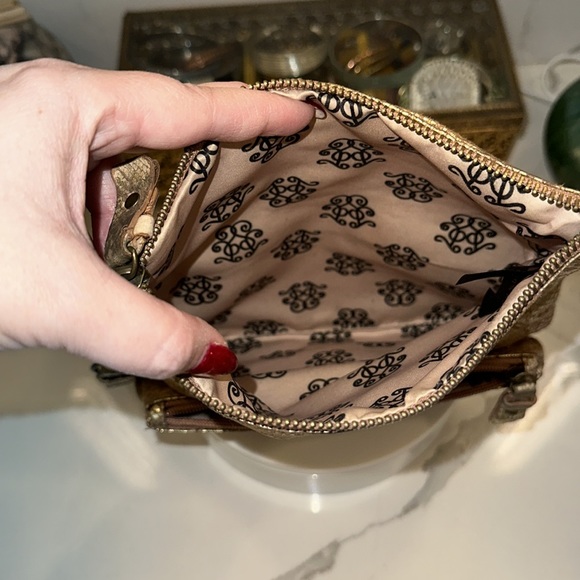 Jessica Simpson Coppery/Golden/Bronze Metallic Snakeskin Print Wristlet VGUC - Picture 10 of 17